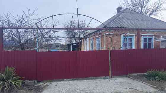 Продам дом п.Урзуф Макеевка