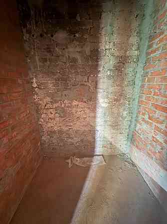 Продается двухкомнатная квартира сталинка в центре Мариуполя. Мариуполь