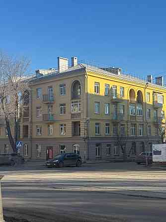 Продается двухкомнатная квартира сталинка в центре Мариуполя. Мариуполь