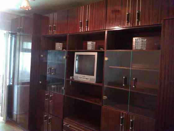 сдам 2х ком квартиру в ленинском р-не, ул. кирова,хорошая, с накопителем. Донецк