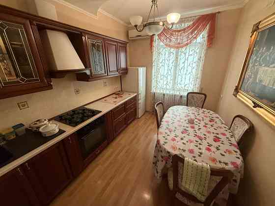 Продажа-2х ком. Сталинки с высокими потолкамиул.Артема 80а Donbass Palace-документы готовы!Вода Идет Донецк