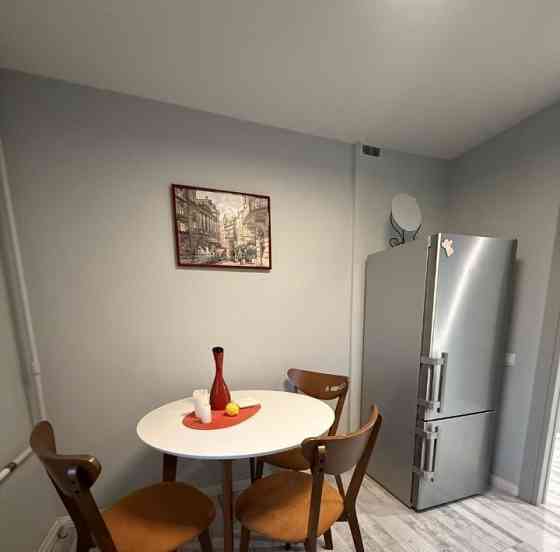 Донецк, Ворошиловский район, квартира чешской планировки в районе гастронома Москва в центре Донецк Донецк