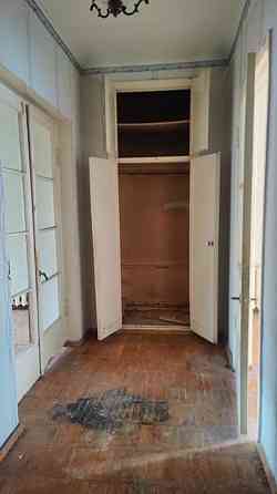 Продам 2-кв .,центр ,обл.администрация ,ул.артема Донецк