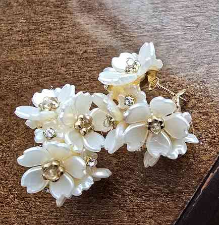 Абсолютно новые красивые серьги Донецк