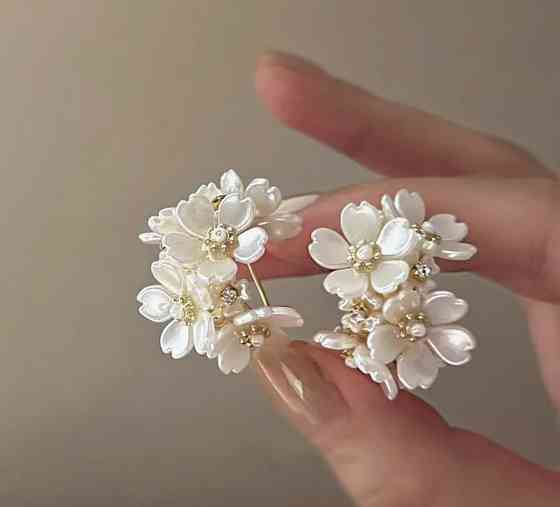 Абсолютно новые красивые серьги Донецк