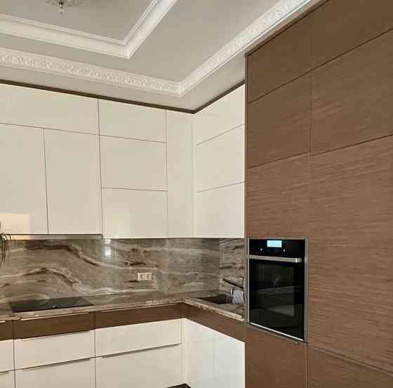 Срочная сдача крупногабаритной трехкомнатной квартиры по адресу Киевский район Донецк