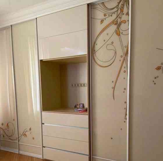 Срочная сдача крупногабаритной трехкомнатной квартиры по адресу Киевский район Донецк