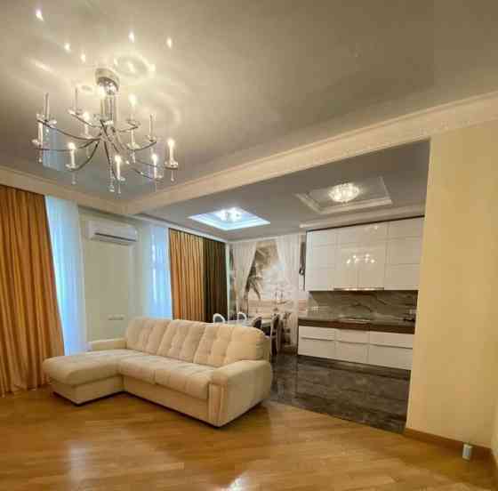 Срочная сдача крупногабаритной трехкомнатной квартиры по адресу Киевский район Донецк