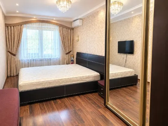 Продам 3-х комн. кв.евро, мебель, техника, ресторан " Какаду". Донецк