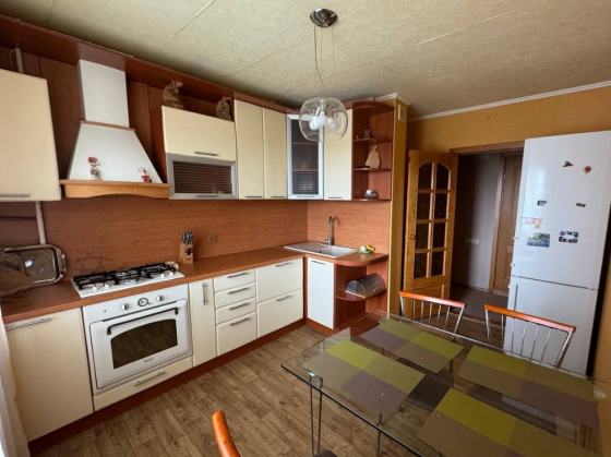 Продам 3-к квартиру на "3/5", пл. Грибиниченко Макеевка