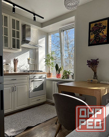 Сдаю однокомнатную квартиру город Донецк, Киевский район, Донбасс Арена, крытый рынок и Травматологи Донецк - изображение 1