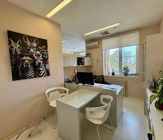 Продажа Business Class - Статусного Офисного Помещения с мебелью - удобная Парковка ! Вода 24.7 . Донецк