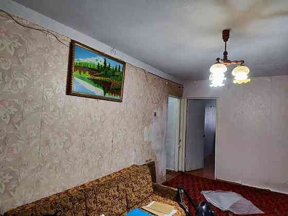 продается крупногабаритная 2 комн. кв. в Центре Харцызск