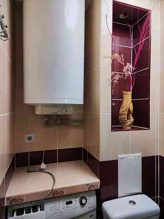 продам 3 комн. кв. в центре города Харцызск