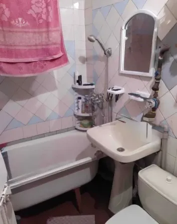 Собственник Продам 3 этаж 1 комн. кв. ул. Университетская д. 95. Донецк