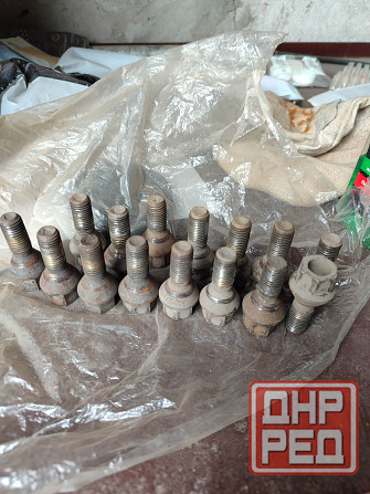 Болты колесные Рено Зугрэс - изображение 1