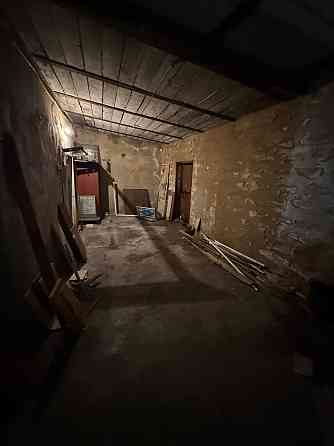 Предлагается к продаже помещение, расположенное на Центральном рынке города Снежное. Снежное