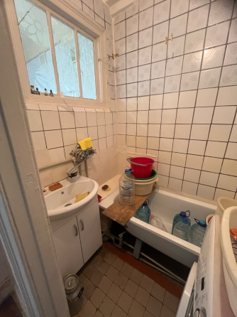 Продам 2 комнатную квартиру 2/2 с гаражом Город Макеевка, пос. Ханженково, Больничный Городок Макеевка