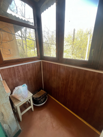 Продам 2 комнатную квартиру 2/2 с гаражом Город Макеевка, пос. Ханженково, Больничный Городок Макеевка
