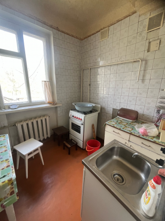 Продам 2 комнатную квартиру 2/2 с гаражом Город Макеевка, пос. Ханженково, Больничный Городок Макеевка