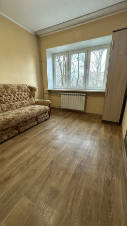 Продаётся 3к квартира в Калининском районе Донецка, на первой линии пр-т Ильича, Донецк
