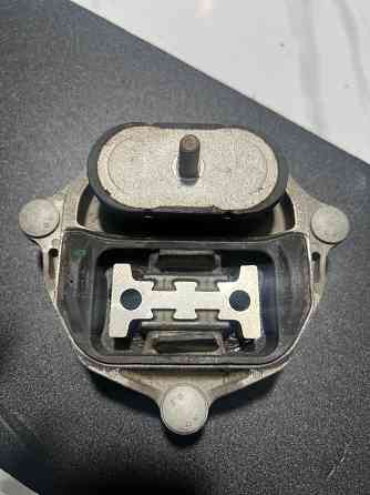 Подушка двигателя Audi / опора двигателя (оригинал) Донецк