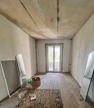Продам 3-к квартиру на Батова Макеевка