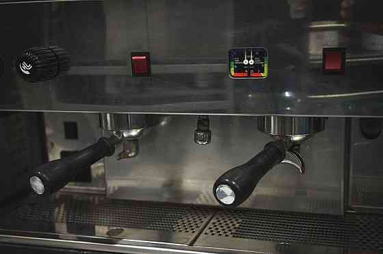 Продается профессиональная кофемашина (полуавтомат) Донецк