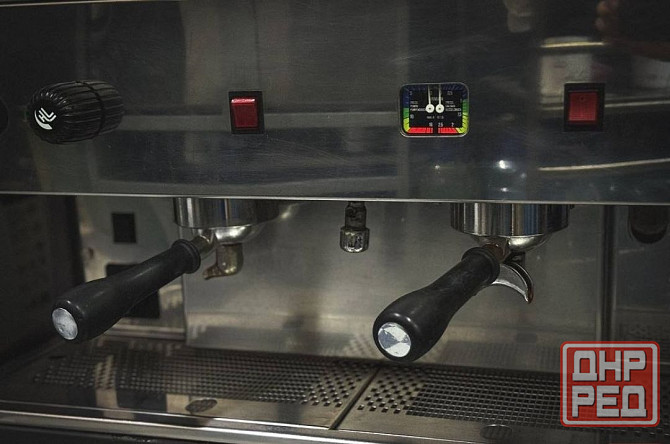 Продается профессиональная кофемашина (полуавтомат) Донецк - изображение 1