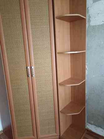 Продаю угловой шкаф и комод Донецк