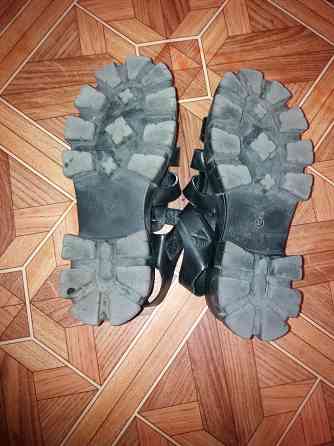 Продам босоножки р. 37 Донецк