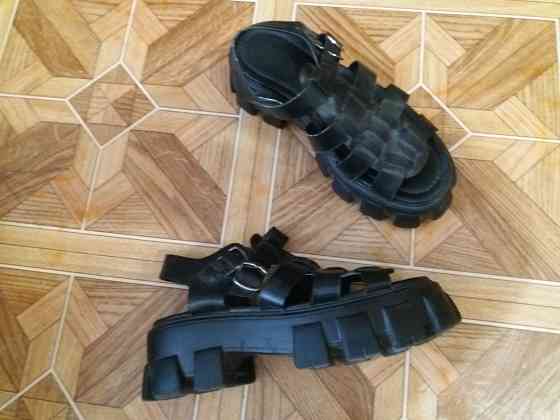 Продам босоножки р. 37 Донецк