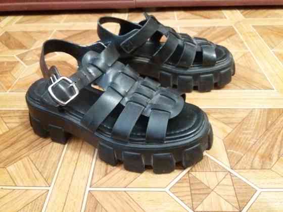 Продам босоножки р. 37 Донецк