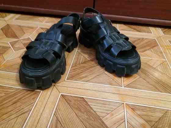 Продам босоножки р. 37 Донецк