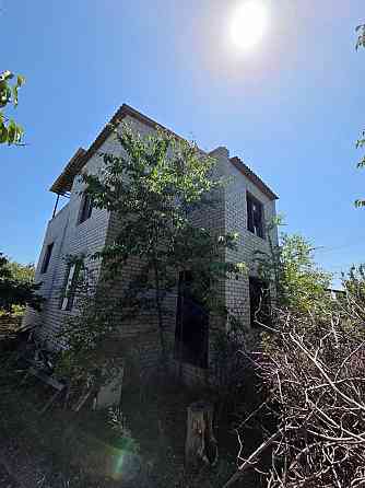 Трёхэтажная дача с участком 6 соток Донецк