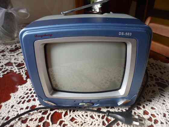 Телевизор ч/б маленький. Енакиево