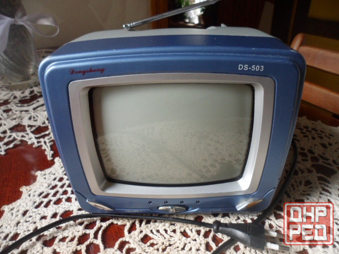 Телевизор ч/б маленький. Енакиево - изображение 1