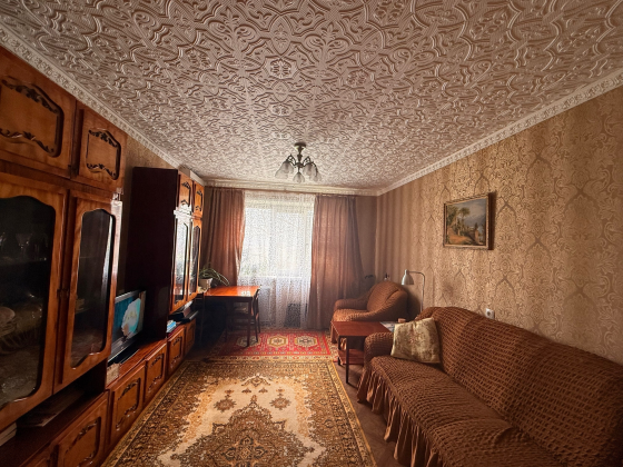 Продаю отличную квартиру 5/9 Ясиноватая