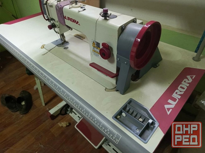 Продается швейная машинка (шагающая) Макеевка - изображение 1