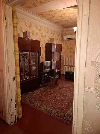 Продам 2-х комнатную квартиру под ремонт г. Енакиево, проспект Ленина Енакиево