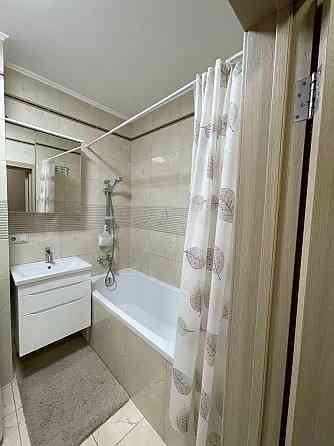 Сдам Двушку 48 кв 8 этаж Ворошиловский район, Green Plaza Донецк