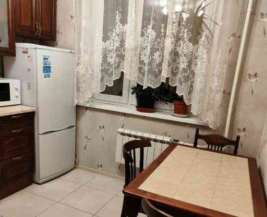 Сдаю однокомнатную квартиру в Калининском районе Донецка напротив Мед.Университета. Донецк