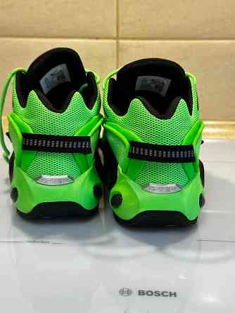 Продам новые кроссовки Nike Донецк