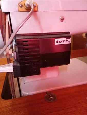 Швейная машинка Чайка 142М с электроприводом в отличном состоянии Ясиноватая