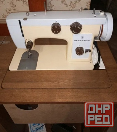 Швейная машинка Чайка 142М с электроприводом в отличном состоянии Ясиноватая - изображение 1