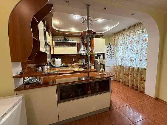 Аренда посуточно прекрасного двухэтажного дома в Калининском районе. Донецк