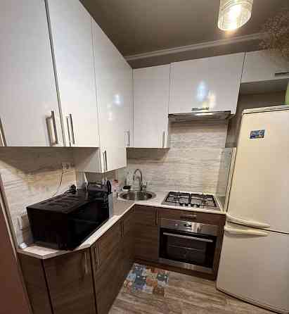 Сдаю двухкомнатную квартиру в Калининском районе Донецка, по адресу: улица Овнатаняна, 30. Донецк