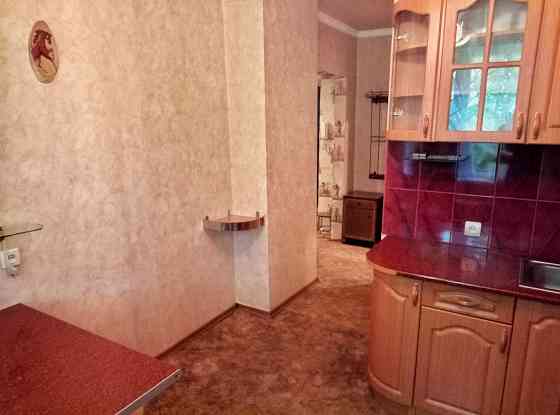 Хозяйка.Сдам 2-х комн. кв. в Макеевке на пл. Грибиниченко Макеевка