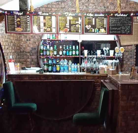 Ветрина для бара с зеркалами и декор Макеевка