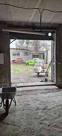 Сам в аренду гараж вместе с оборудоварием. Возможно гнуть оцинковку, отливы, вентиляция. Луганск